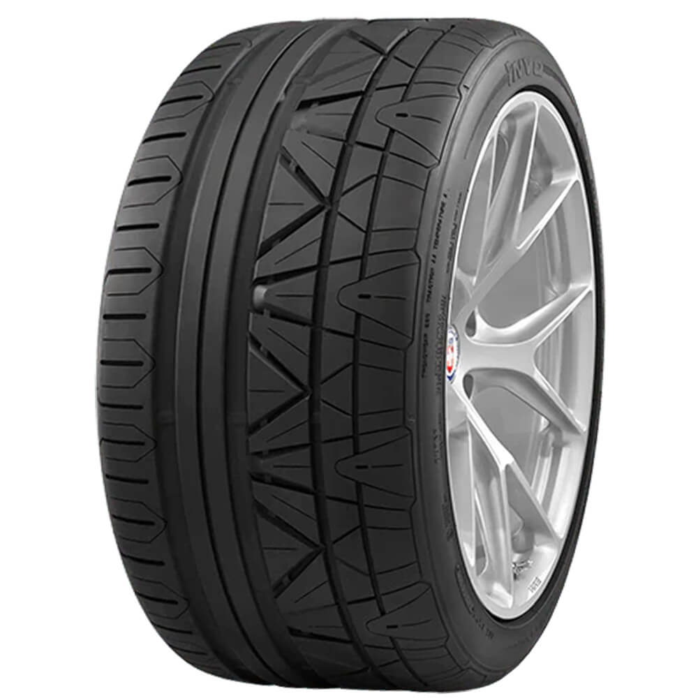 Nitto 245/35Zr20 Invo 95W