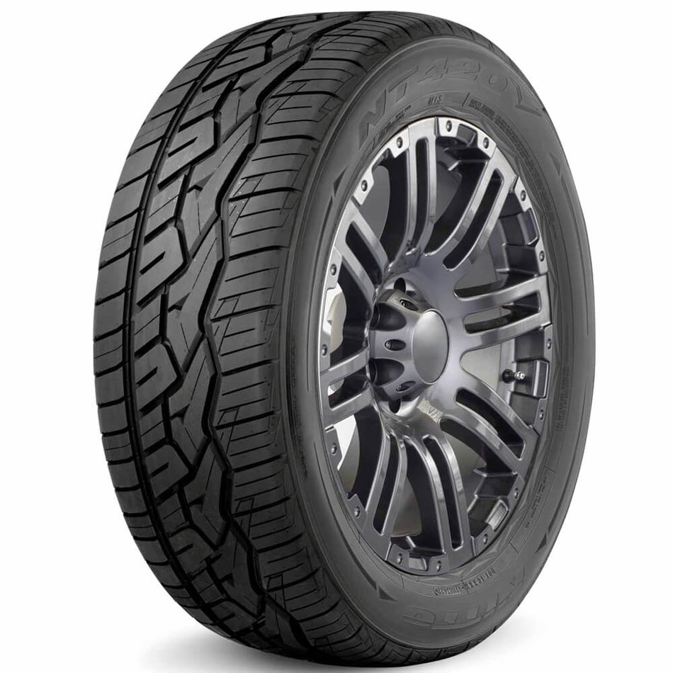 Nitto 305/40R22 Nt420V 114H